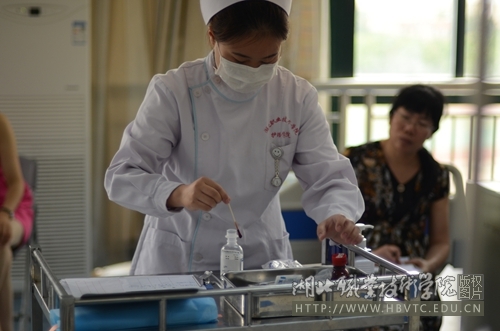 学校与湖北医药学院专本联合培养护理专业技术